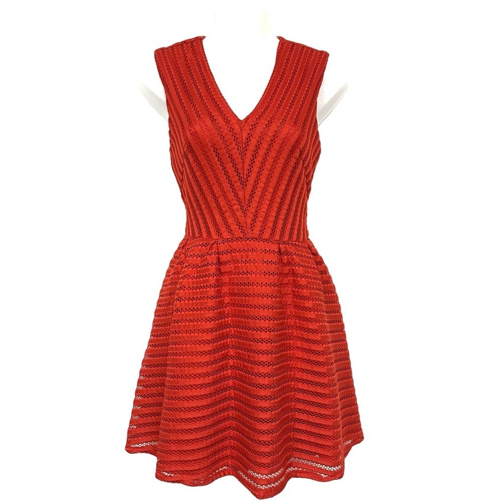 Red fit flare sleeveless dress Size 6 H&M lace Party Cocktail